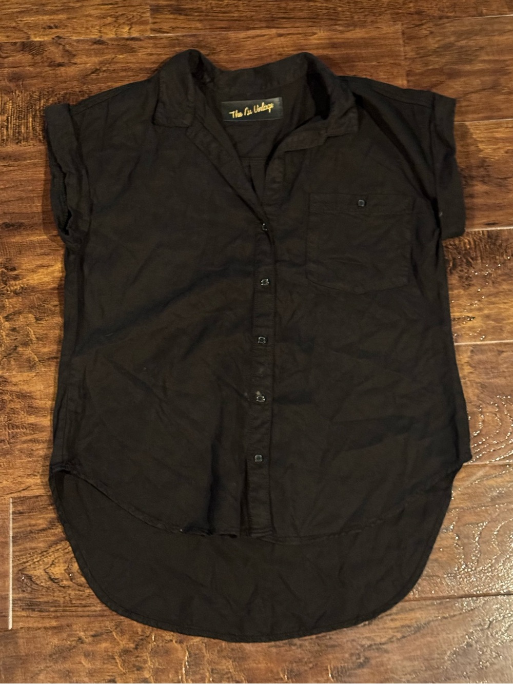 NWOT The Nu Vintage Black Short Sleeve Button Down Blouse Size Medium